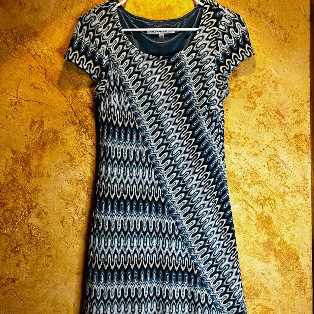 Trina Turk Gray and Black Mini Sheath Dress with Short Raglan Sleeves